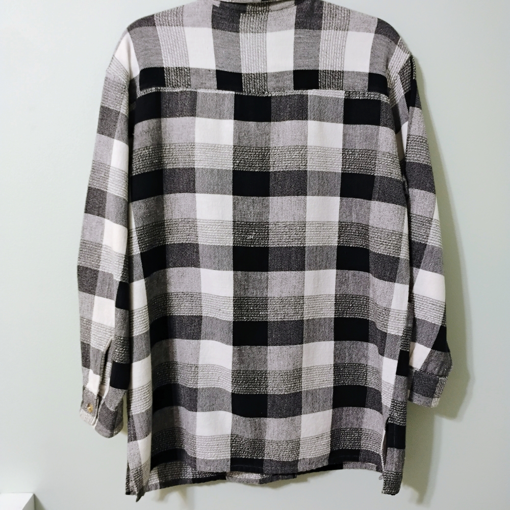 Black and White Plaid Button-Up Shirt - Picture 2 of 9